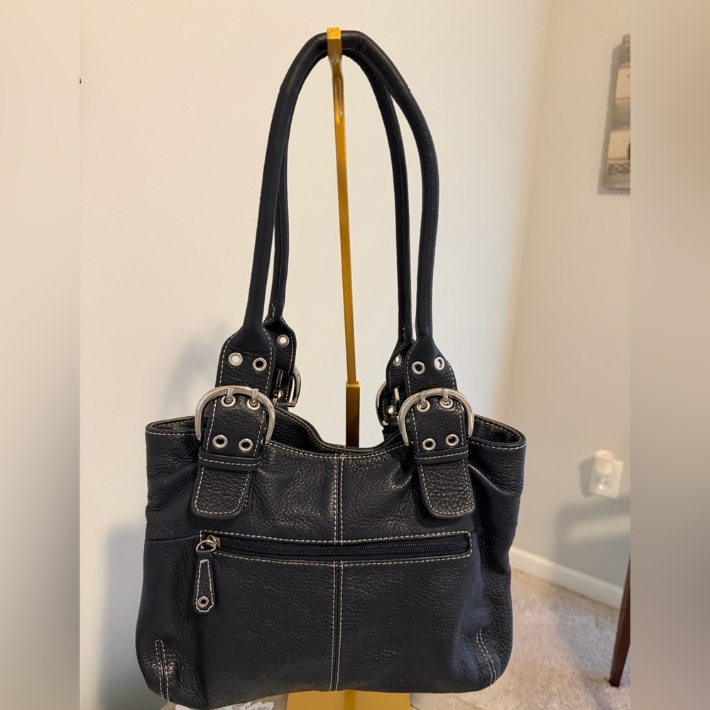 Tignanello - vintage deep blue pebbled leather shoulder bag 11x7 and charm - Picture 2 of 13